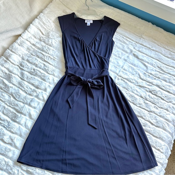 LOFT Timeless Faux Wrap Navy Blue Dress w/Belt & Side Zip- 4 Petite - Picture 10 of 13